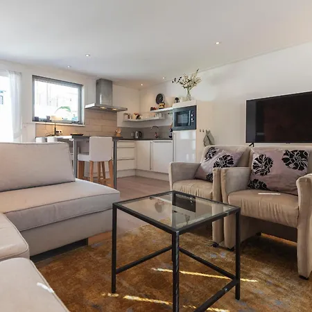 Garden House Harry Ferienhaus *